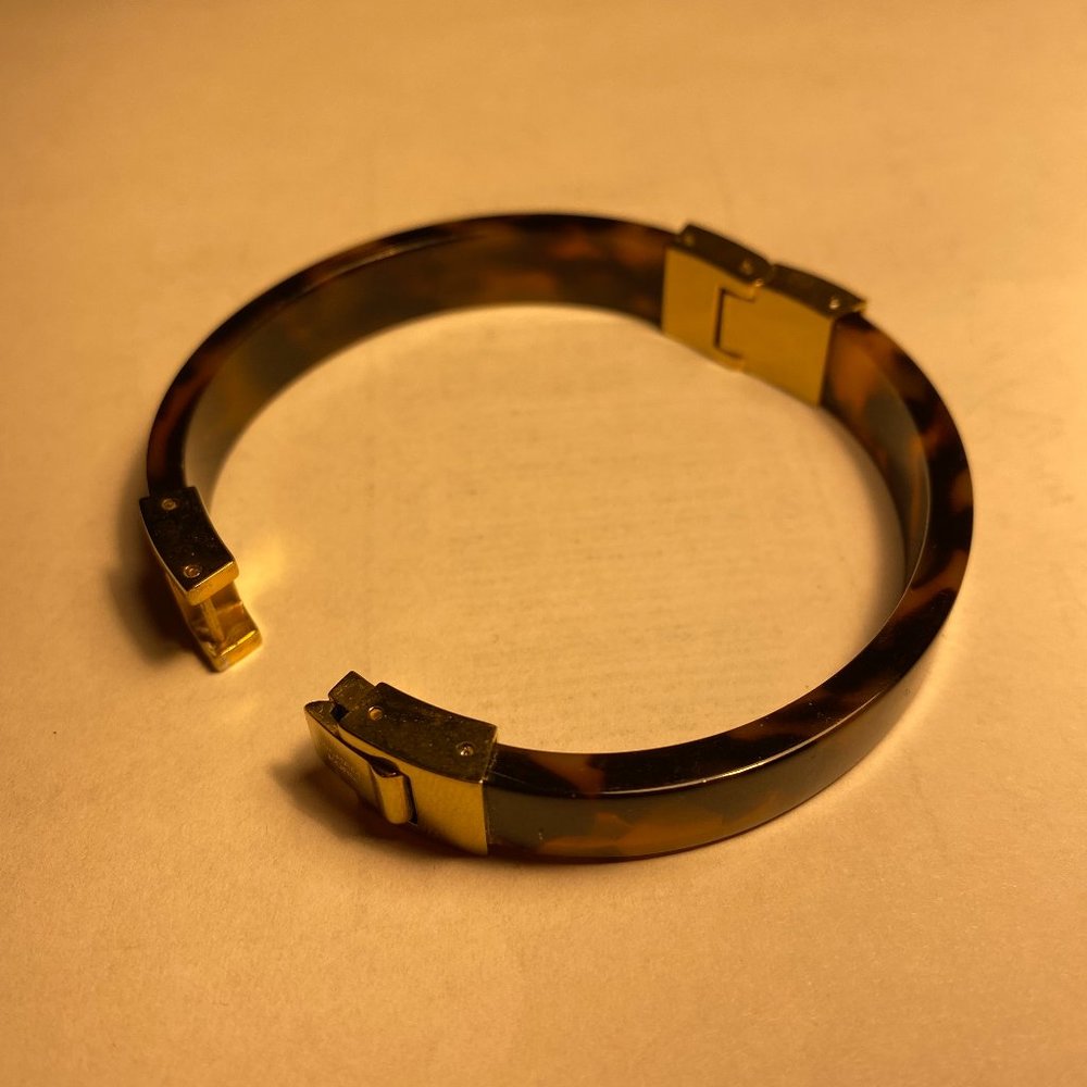 Michael Kors Tortoise-Shell Print Hinged Bracelet - image 3